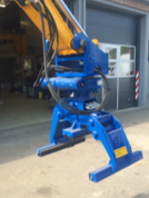 pince canalisation et poteau